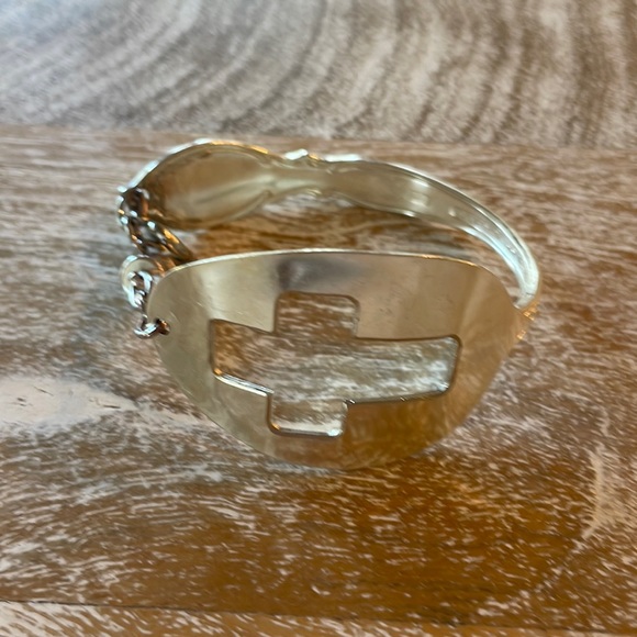 Silver spoon cross bracelet - Picture 1 of 4